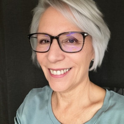 portrait photo of Karen Elaine