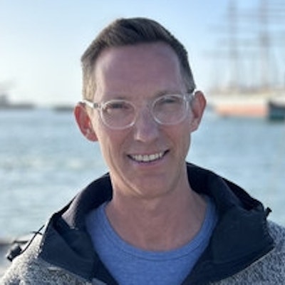 portrait photo of Joshua Davis