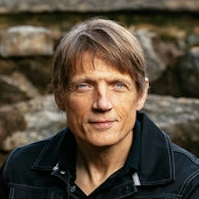 portrait photo of Jonathan Fenske