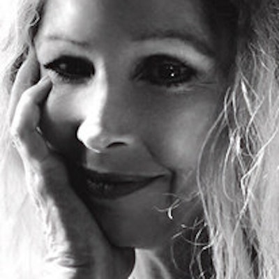 portrait photo of Suzanne Finstad
