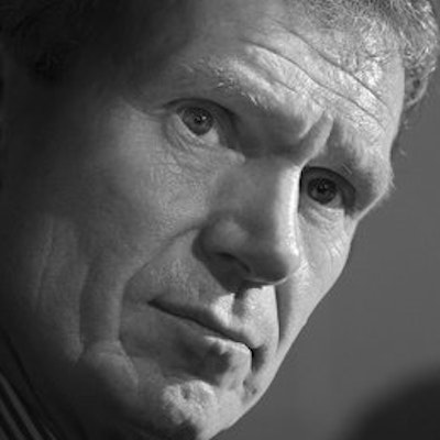 portrait photo of Tom Daschle