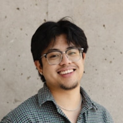 portrait photo of Ian Rivero