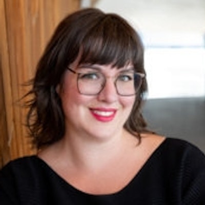 portrait photo of Jessica Barrett