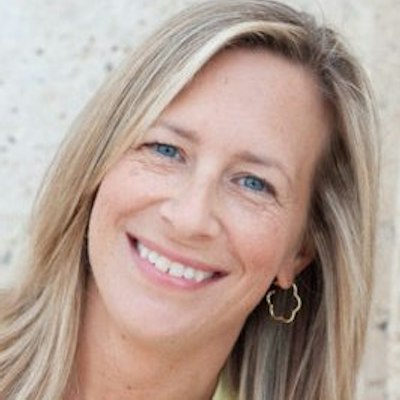 portrait photo of Lori Haskins Houran