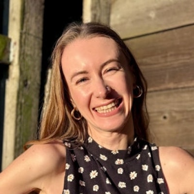 portrait photo of Heather McBreen