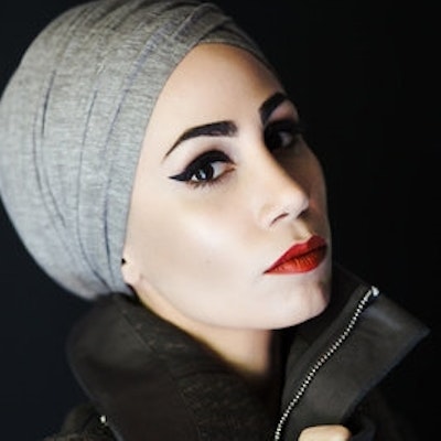 portrait photo of Tahereh Mafi
