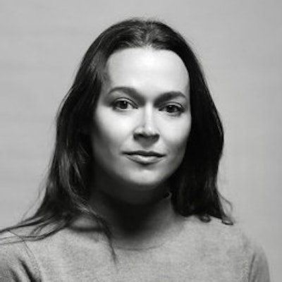 portrait photo of Leslie Baird