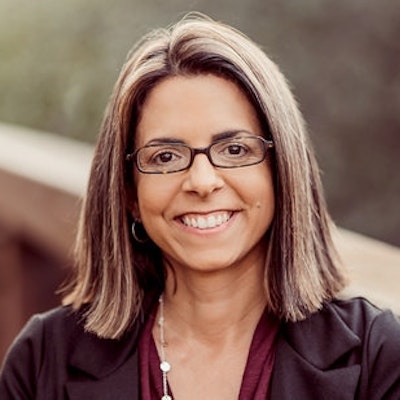 portrait photo of Dawn Dais