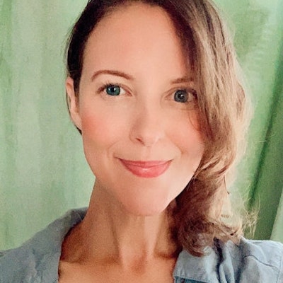 portrait photo of Elly MacKay