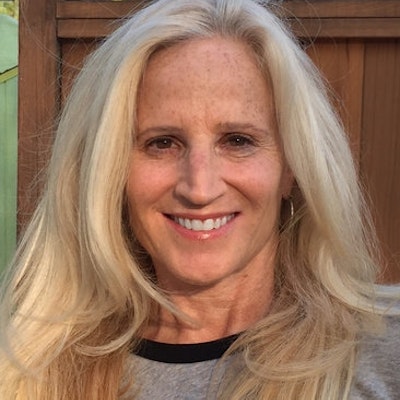 portrait photo of Leslie Schwartz