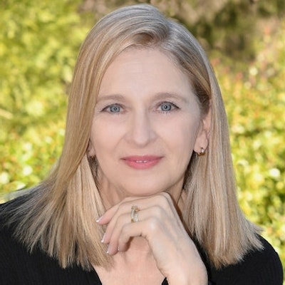 portrait photo of Caitlin DeLems