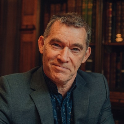 portrait photo of Steve Taylor