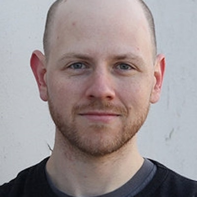portrait photo of Dan Moren