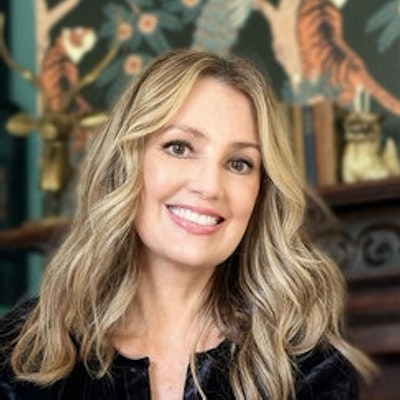 portrait photo of Jennifer Niven