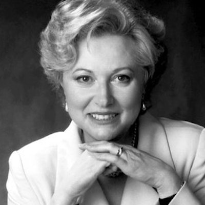 portrait photo of Mira Kirshenbaum