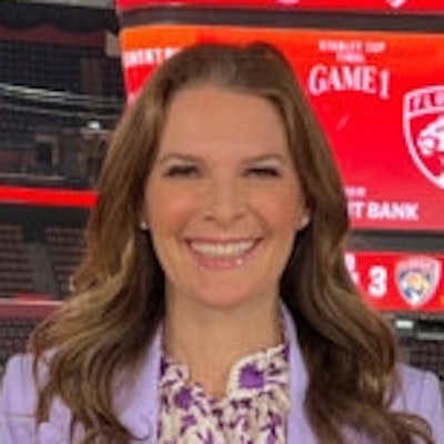 portrait photo of Jennifer Botterill