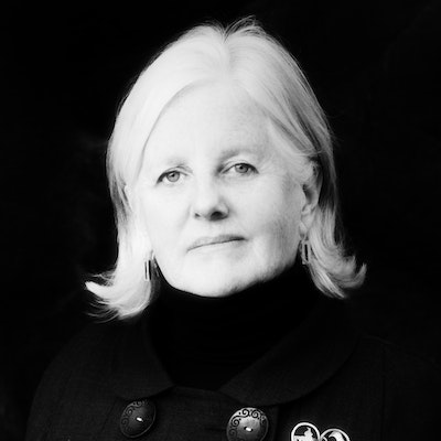portrait photo of Fiona Farrell