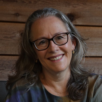 portrait photo of Michelle Haines Thomas