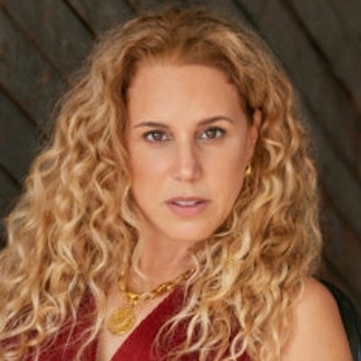 portrait photo of Amy Chozick