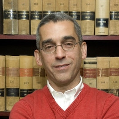 portrait photo of Lee Smith
