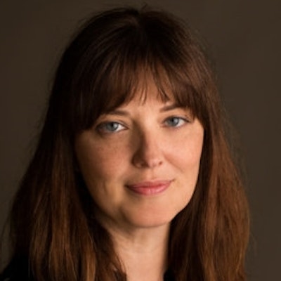 portrait photo of Jennifer Thorne