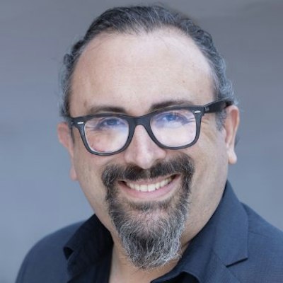 portrait photo of Dan Yaccarino