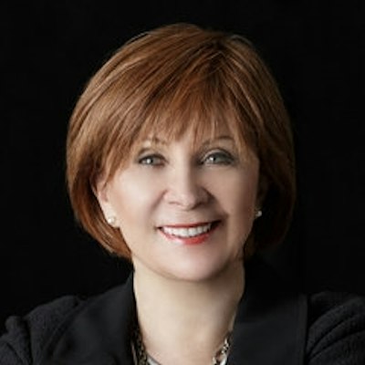 portrait photo of Janet Evanovich