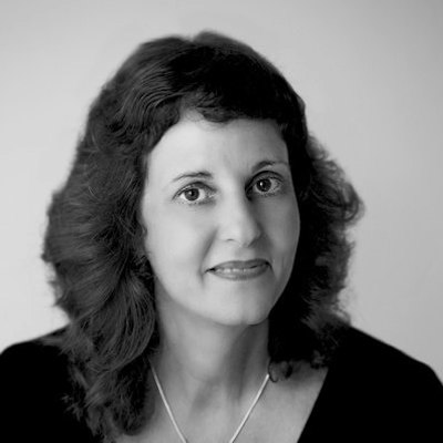 portrait photo of Roseanne Thong