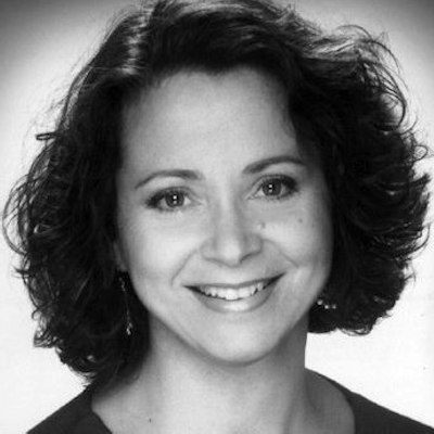 portrait photo of Vicky Alvear Shecter