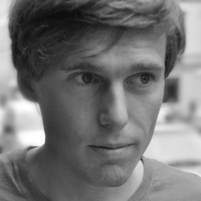portrait photo of Jonas Laustroer