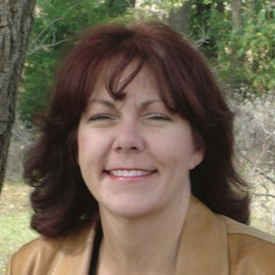 portrait photo of Lisa Harkrader