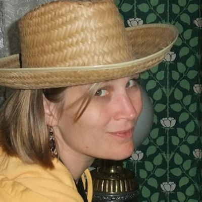 portrait photo of Jennifer Dussling
