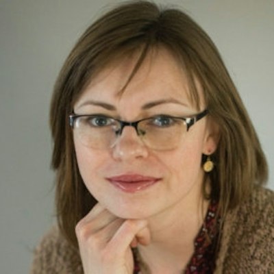 portrait photo of Lindsay H. Metcalf