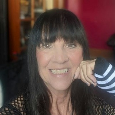 portrait photo of Linda Oatman High
