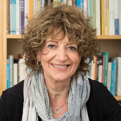 portrait photo of Susie Orbach