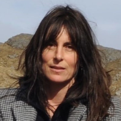 portrait photo of Laura Beatty