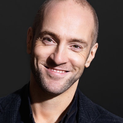 portrait photo of Derren Brown