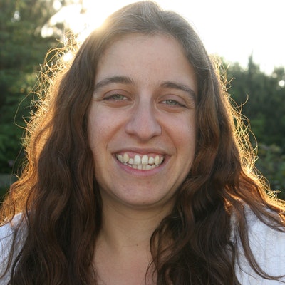 portrait photo of Luisa Plaja