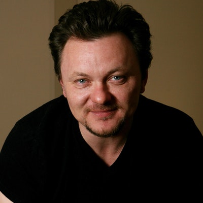 portrait photo of John Niven