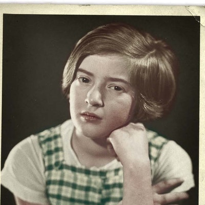 portrait photo of Ruth Maier