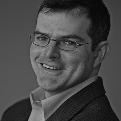 portrait photo of Scott Stossel