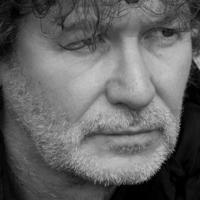 portrait photo of Jonathan Miles