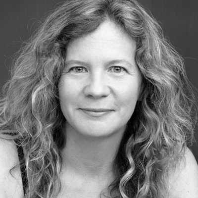 portrait photo of Lisa Moore