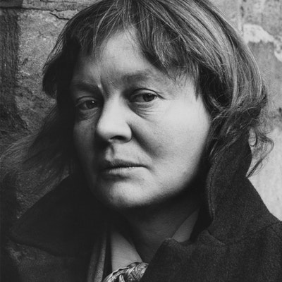 portrait photo of Iris Murdoch