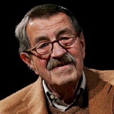 portrait photo of Günter Grass