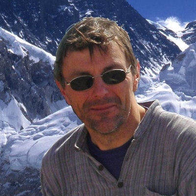 portrait photo of Graham Ratcliffe