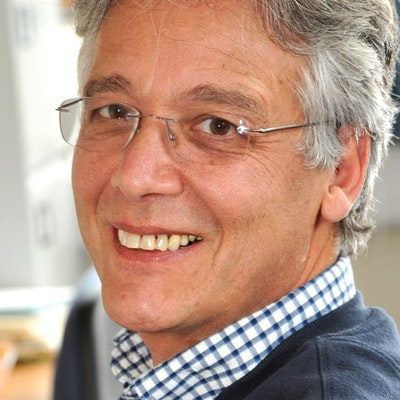 portrait photo of Irving Kirsch