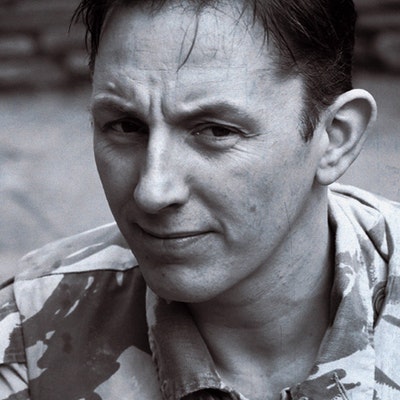 portrait photo of Chris Hunter