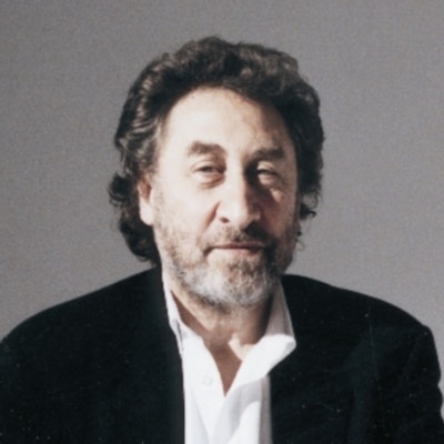 portrait photo of Howard Jacobson