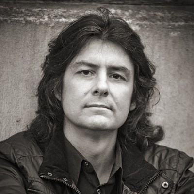 portrait photo of Antti Tuomainen